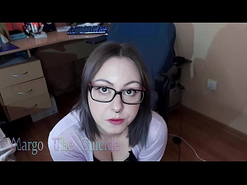 ❤️ Kynþokkafull stelpa með gleraugu sýgur dildó djúpt á myndavélinni ☑ Kynlífsmyndband á is.full-porner.ru ❤